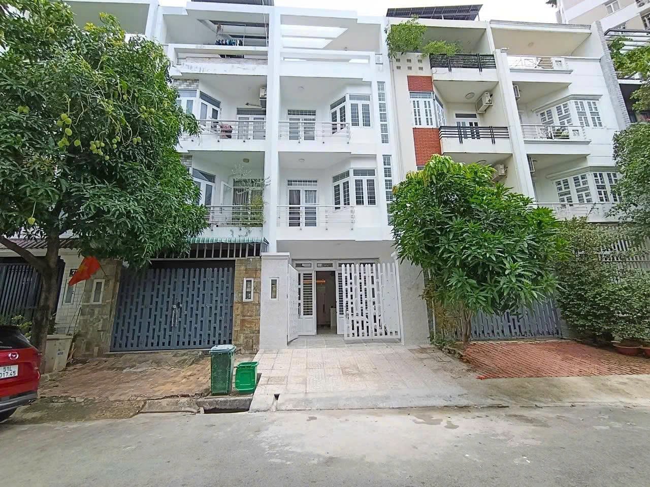 Bán nhà mặt tiền KDC Ba Tơ - Phú Lợi, 5x20, 5 tầng, Mới ở ngay, gần chợ