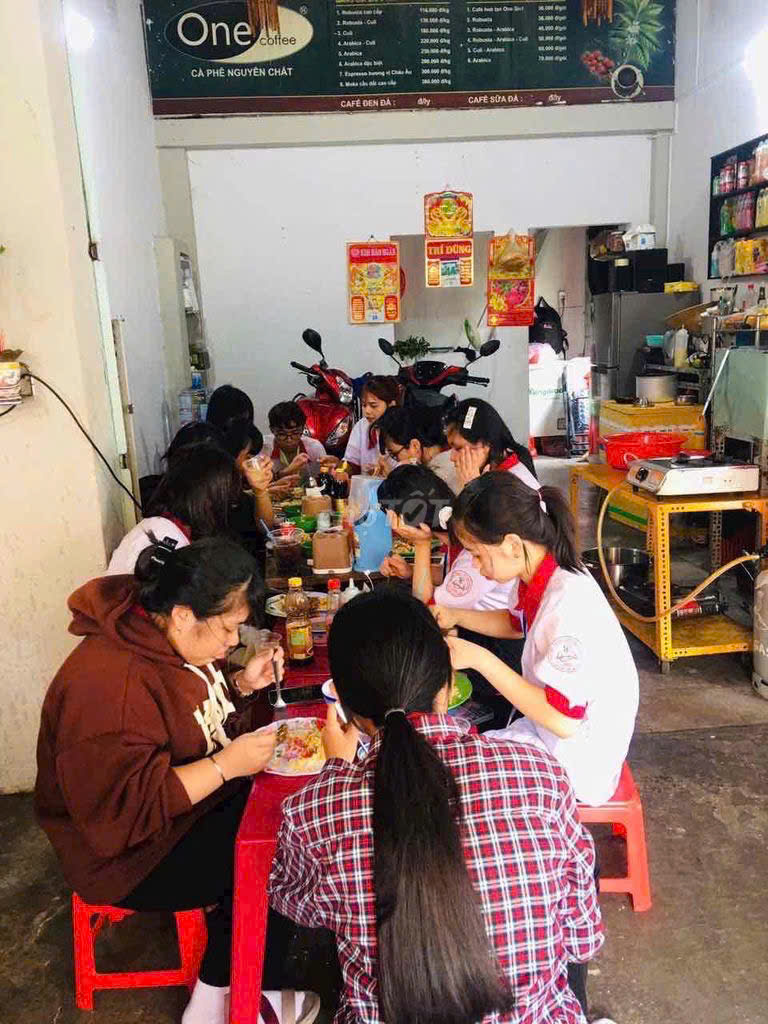 SANG QUÁN CƠM ĐANG HOẠT ĐỘNG ỔN ĐỊNH – MẶT BẰNG KHÔNG CỌC, THUÊ CHỈ 4 TRIỆU/THÁNG 5