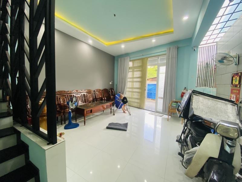Bán nhà 3 tầng đường Số 23, Bình Trưng Tây, Q.2, TP HCM. DT 64m2, sổ hồng riêng. Giá 7.45 tỷ. 3