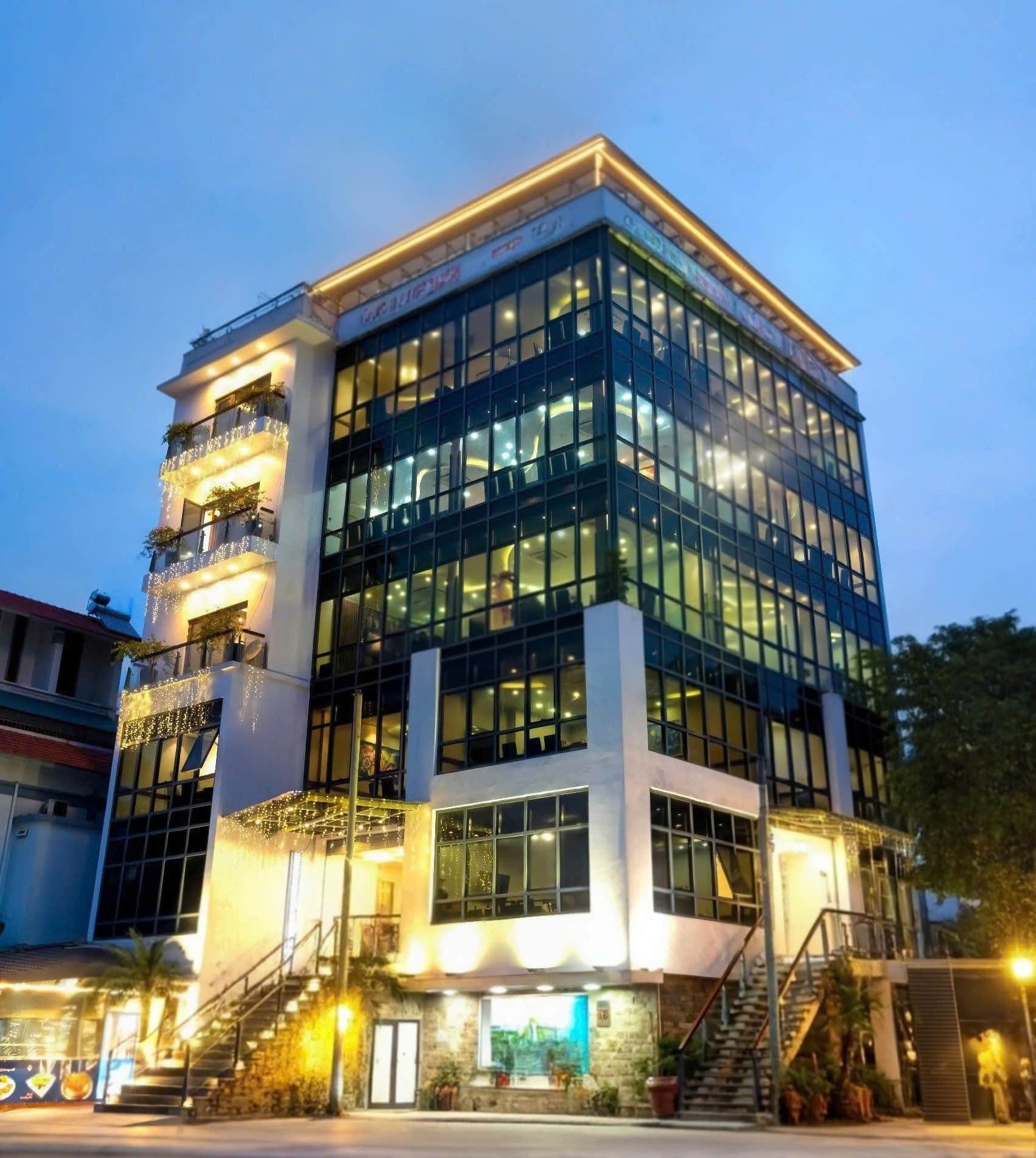 Cho thuê nhà, Nguyễn Thị Định, Hoàng Ngân, THANG MÁY; 169m2* 7T -61 tr