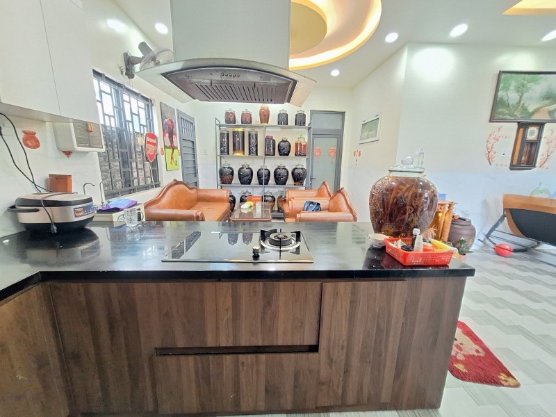Bán nhà Quốc Lộ 13, Hiệp Bình Phước, Thủ Đức, TP HCM. DT 104m2,  2 tầng, SH. Giá 7,75  tỷ. 4