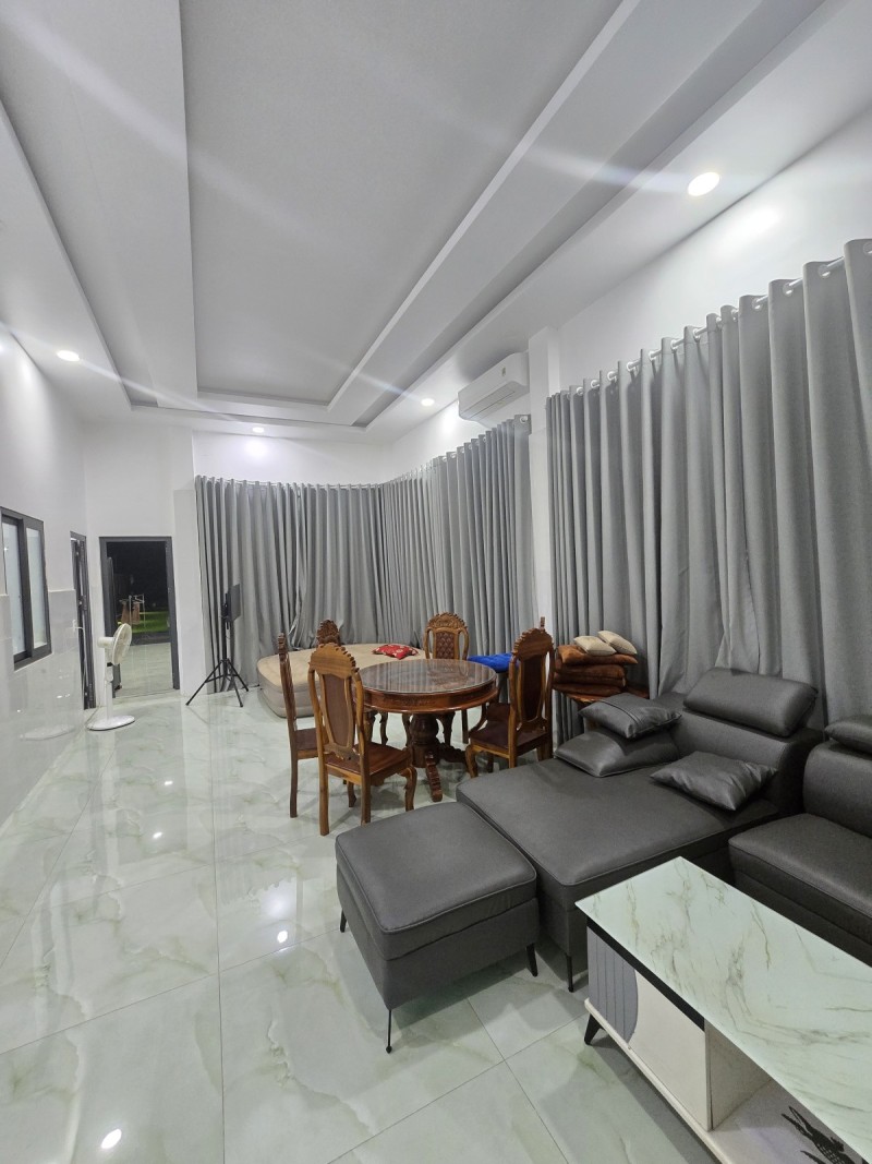 Bán Biệt Thự sân vườn đường Trường lưu, Long Trường, Q9, Thủ Đức, TP HCM. DT 624m2, SHR. Giá 15,3 3
