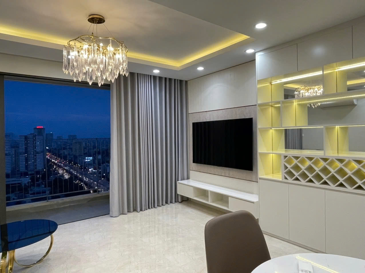 Bán căn hộ 3PN-93m2 tại Vinhomes D'Capitale, chỉ 10.3x tỷ 4