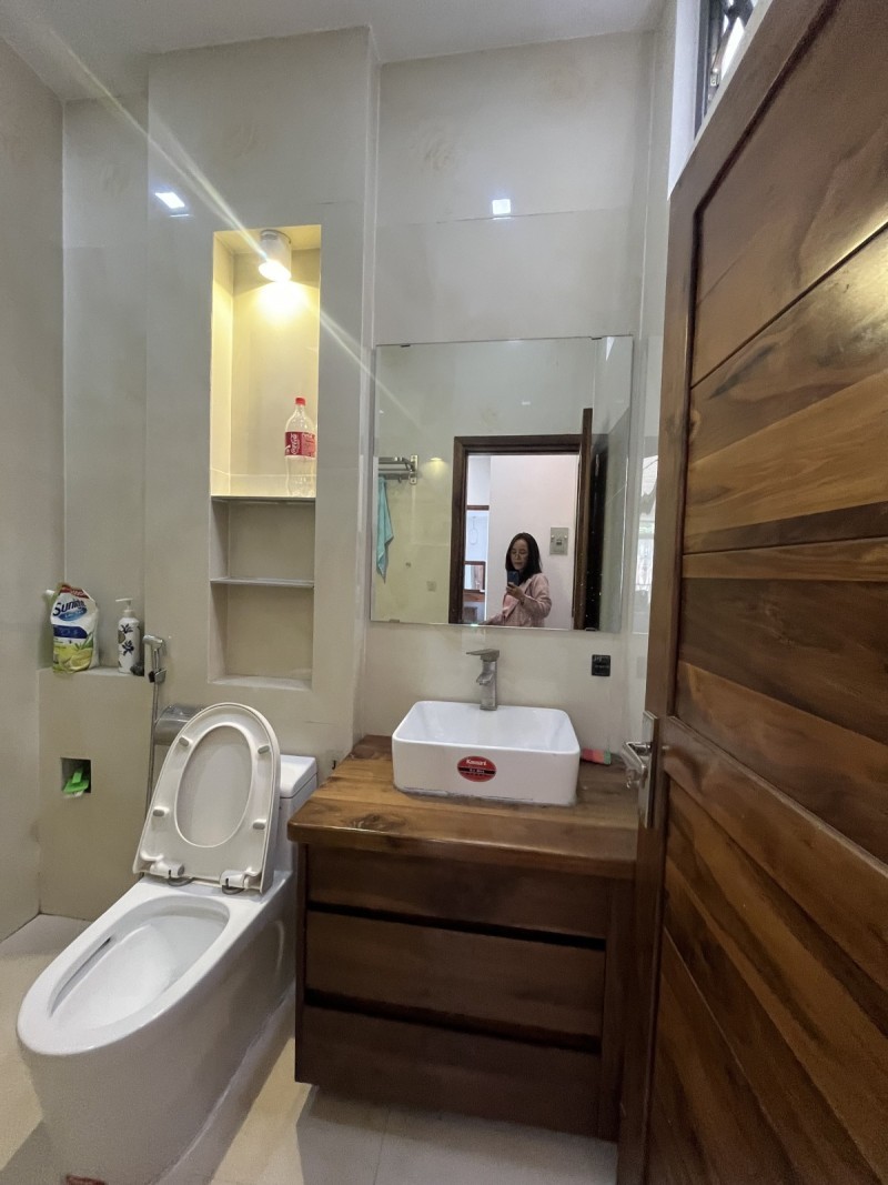 Bán nhà, đường số 8, Linh Xuân, Thủ Đức. TP HCM. DT 112m2, 3 tầng, Sổ hồng riêng, giá 8.5 tỷ. 4