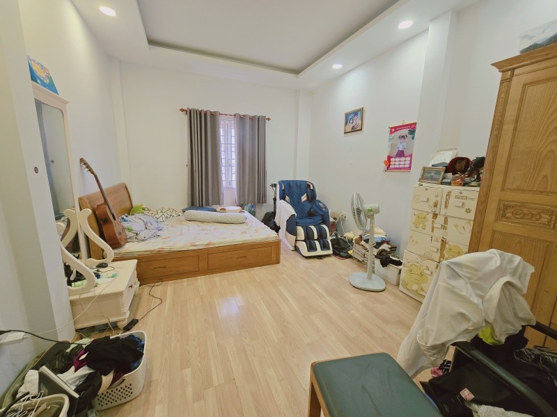 Bán nhà mặt phố đường Số 14, Phước Bình, Q9, Thủ Đức, TP HCM. DT 88m2, 3 tầng, giá 10,95  tỷ. 3