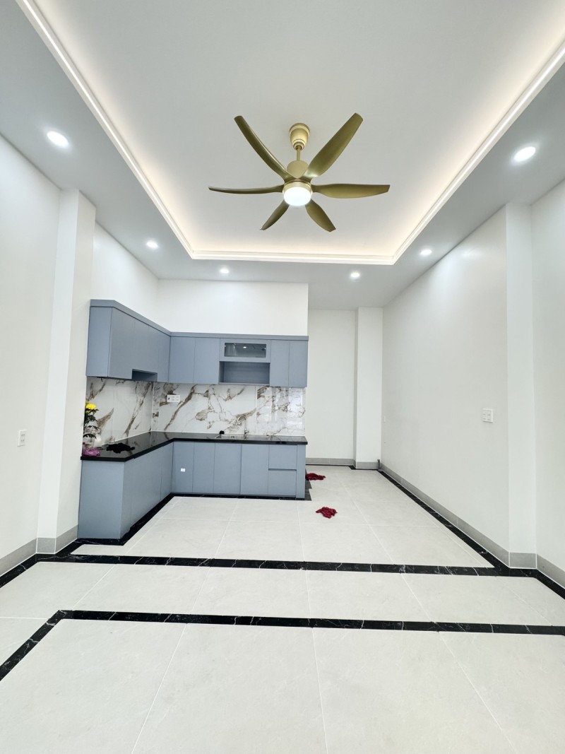Bán nhà mặt phố đường Số 10, Tam Bình, Thủ Đức, TP HCM. DT 100m2, 2 tầng, giá 7.9 tỷ, sổ hồng 3
