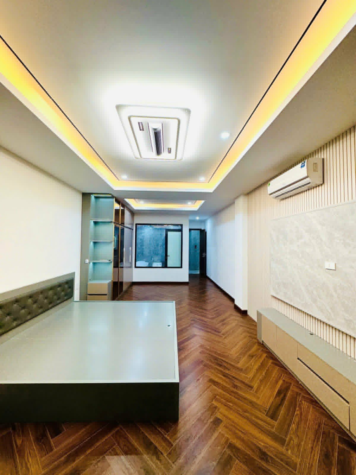 Cần bán Nhà mặt tiền đường Phố Trạm, Phường Bồ Đề, Diện tích 60m², Giá 22.5 Tỷ 4