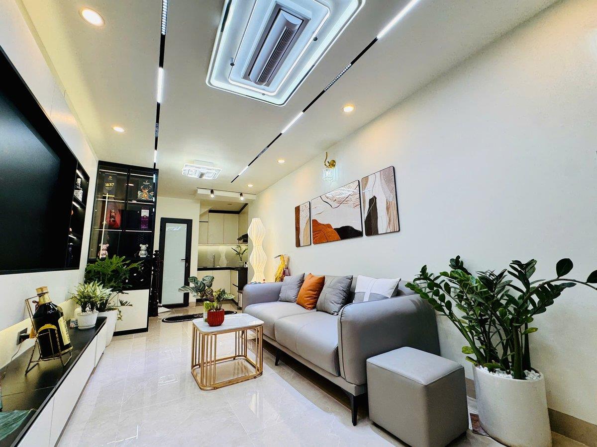 NHÀ 30M - TRUNG TÂM QUẬN HAI BÀ TRƯNG- SÁT PHỐ CỔ - CHỈ 150M RA MẶT PHỐ TRẦN KHÁT CHÂN - 5 TẦNG 3 5