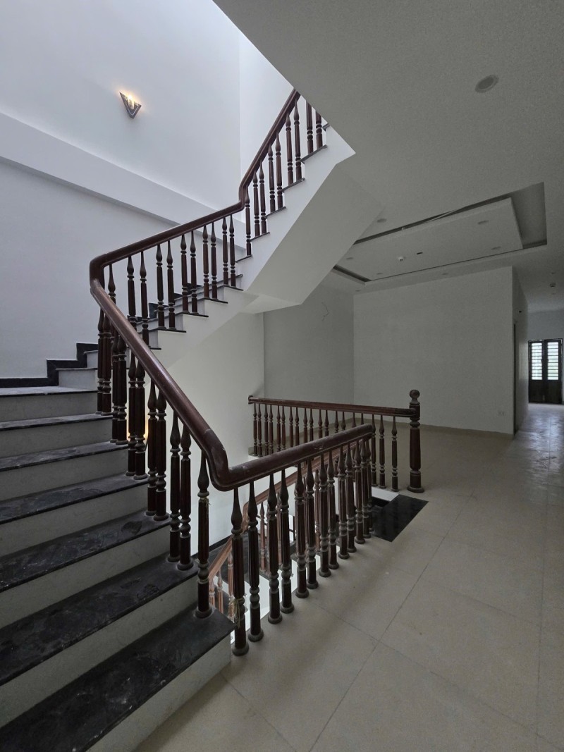 Bán Tòa Căn Hộ MT Tôn Thất Thiệp 111m², 3 Tầng 3 Mê, 6 Phòng, Giá 19 Tỷ 2