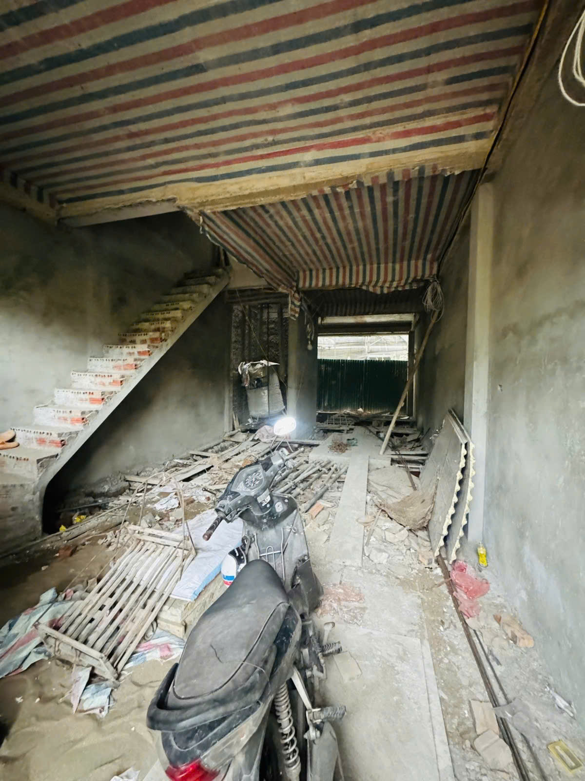 Cần bán Nhà mặt tiền đường Nguyễn Khoái, Phường Vĩnh Hưng, Diện tích 68m², Giá 21.5 Tỷ 2