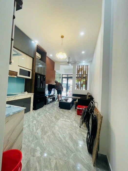 Mặt tiền Âu Dương Lân - 3 tầng - dòng tiềng 18tr/tháng - chỉ 9 tỷ 5 2