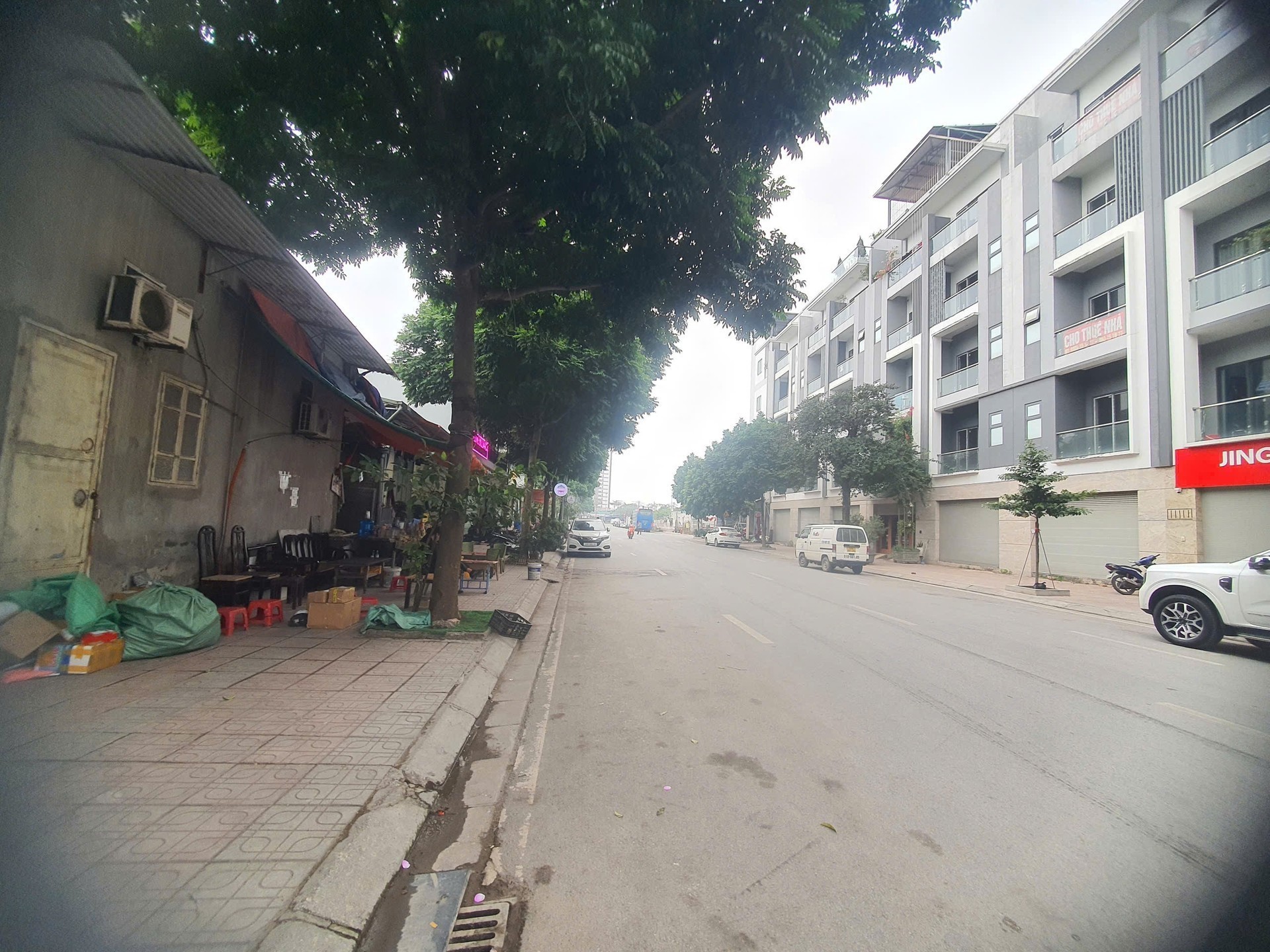 Tin thật Đối diện Biệt Thự Lý Sơn Long Biên 24 tỷ 90m vỉa hè rộng 2