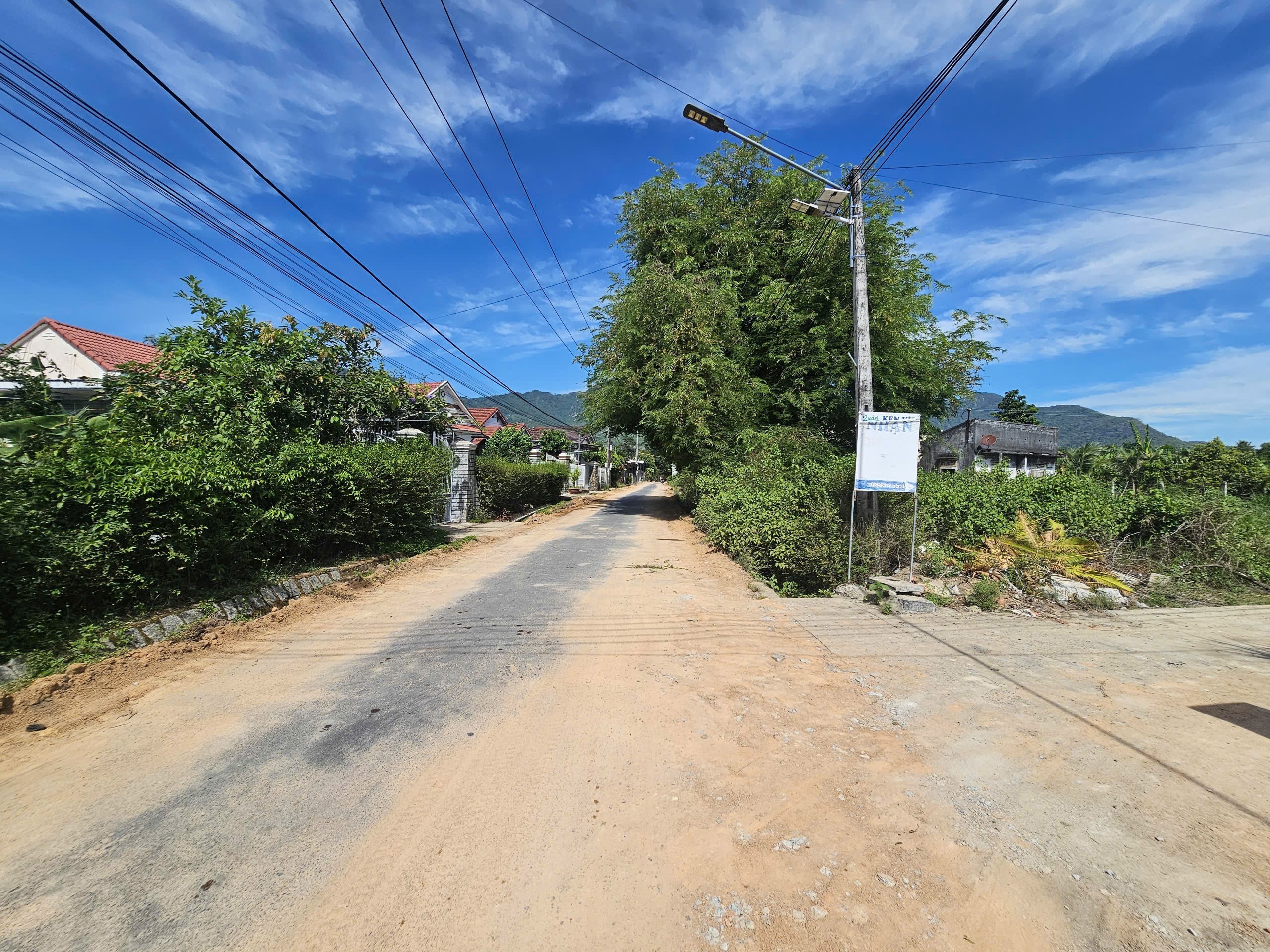 Bán đất Suối Tiên giá rẻ mặt đường nhựa sát bên Hương Lộ 39 - dân cư đông 5