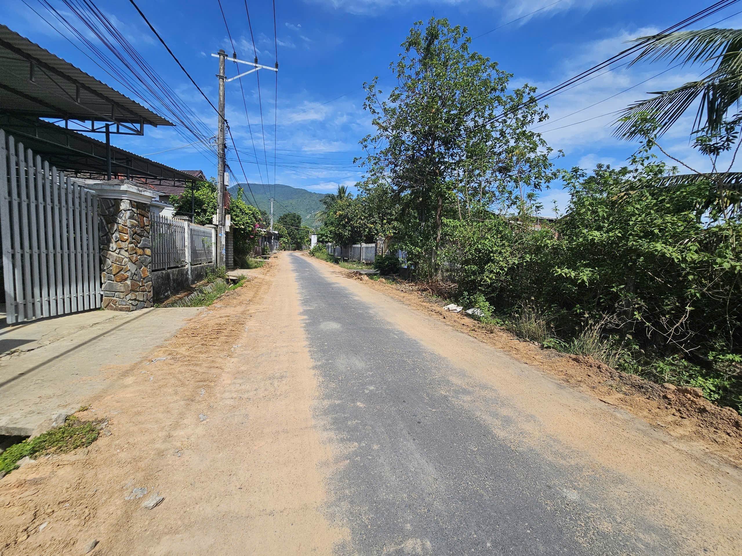 Bán đất Suối Tiên giá rẻ mặt đường nhựa sát bên Hương Lộ 39 - dân cư đông 3