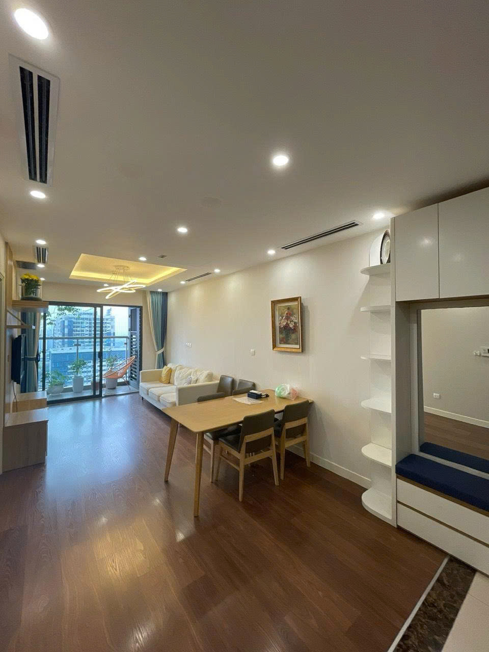 BÁN căn hộ Imperia Garden - 2 ngủ 70m2 full đồ - giá 7.x tỷ 6
