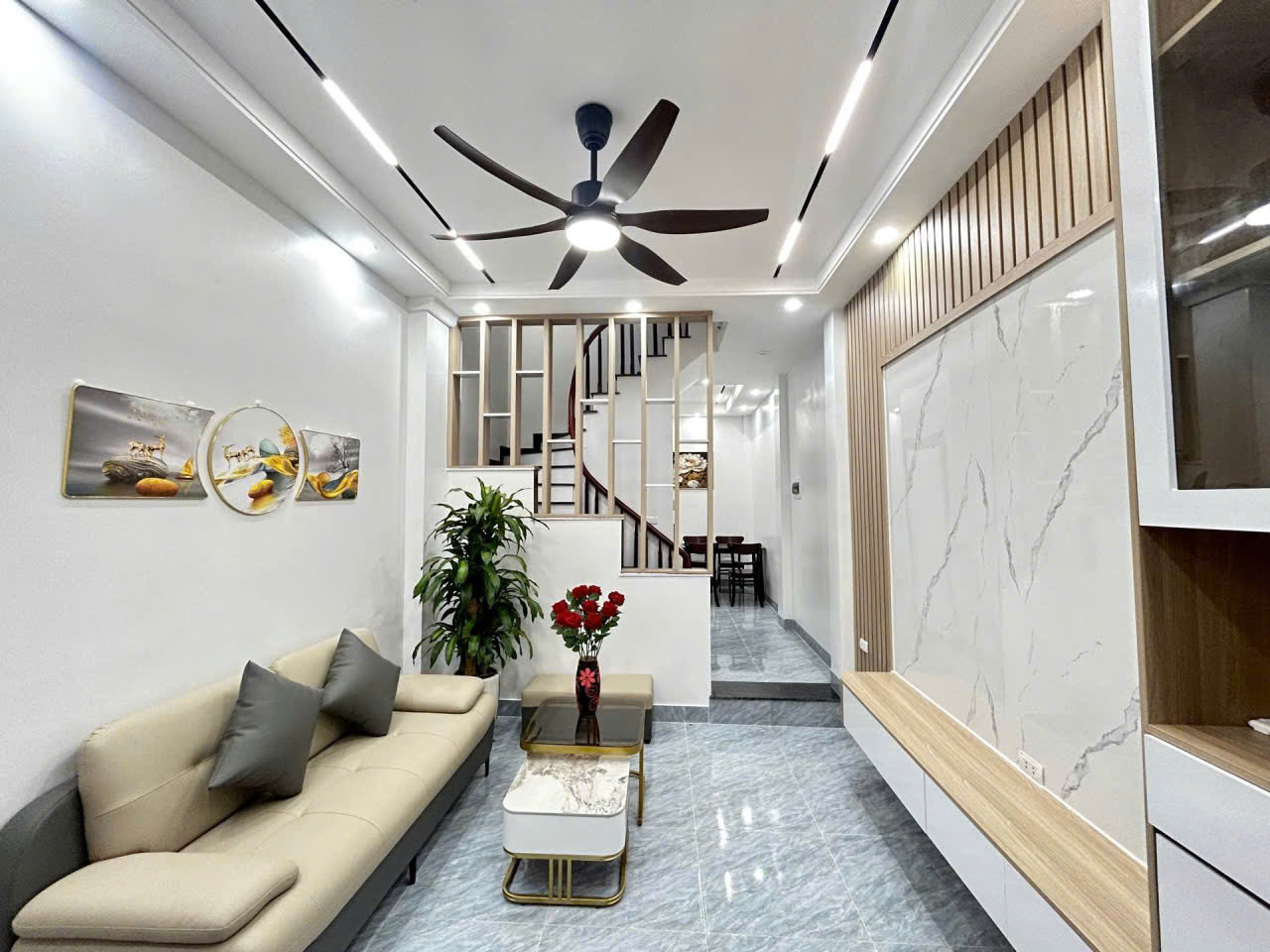 Anh Tú bán nhà ngõ 634 Kim Giang cạnh KĐT Linh Đàm, ô tô đỗ gần nhà 26m2 chỉ 5.x tỷ. LH 0989626116