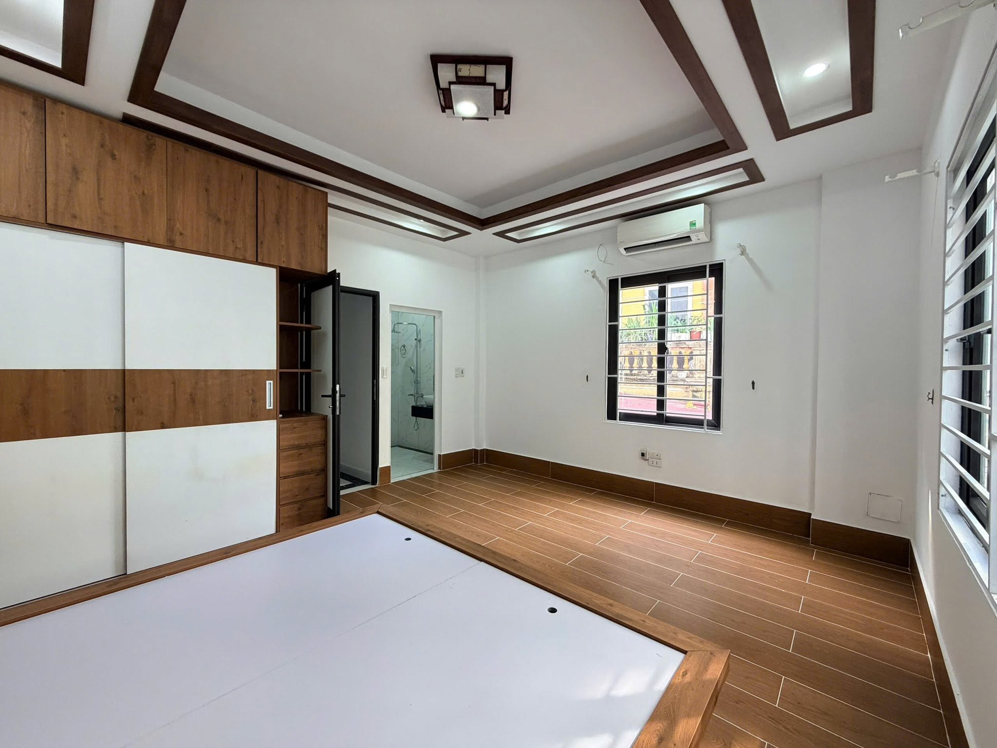 Bán Nhà Thạch Bàn - Cổ Linh - Lô Góc Rộng Thoáng, 33m2 ,5T chỉ 6,95 tỷ 2