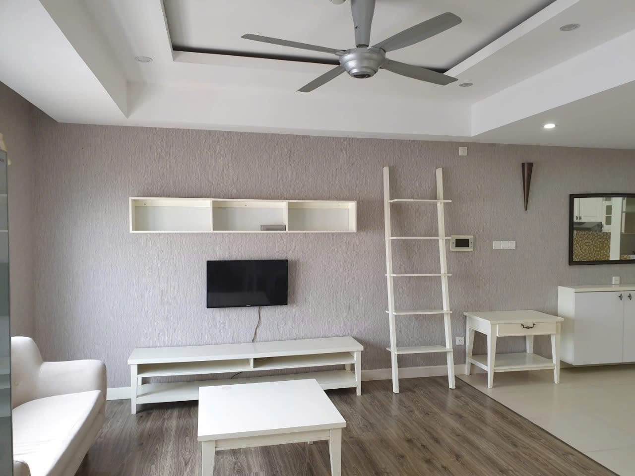 BÁN căn hộ 1PN rộng 43m2 tại Mulberry Lane full đồ, giá 4 tỷ