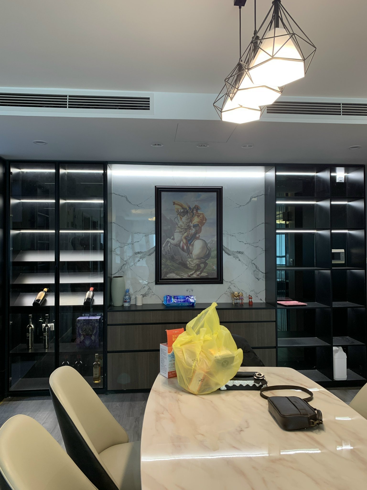 Bán căn hộ 3PN+2VS - dt 124m2 tại tòa B chung cư Mulberry Lane, giá 8.3 tỷ 6