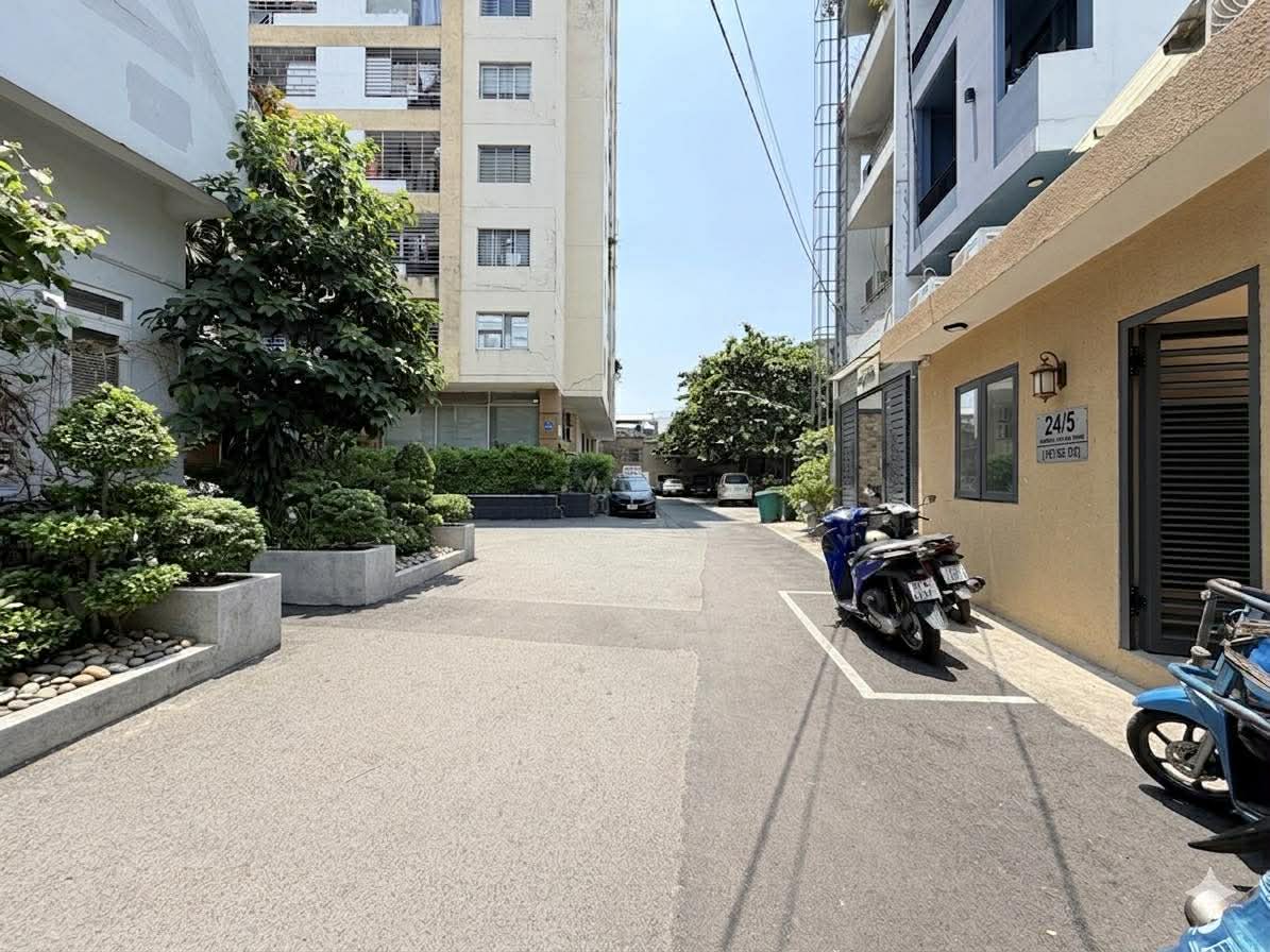 106m² ngang 7.9m - Nguyễn Gia Trí, đối diện ĐH Ngoại thương -  6PN doanh thu 40tr/tháng 6