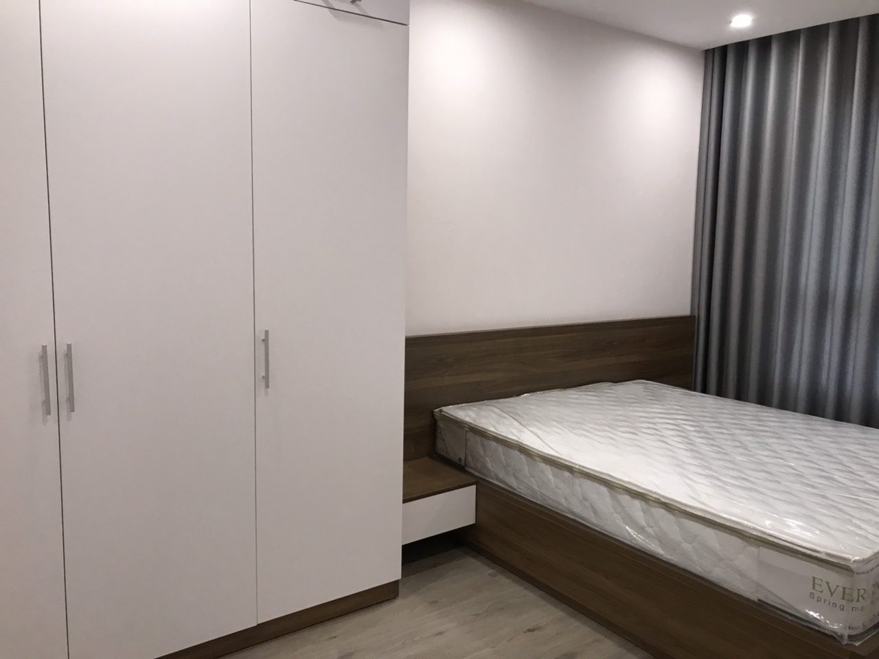 Bán căn 2PN-82m2 tòa S4 SEASONS AVENUE full đồ giá 7.3 tỷ 2
