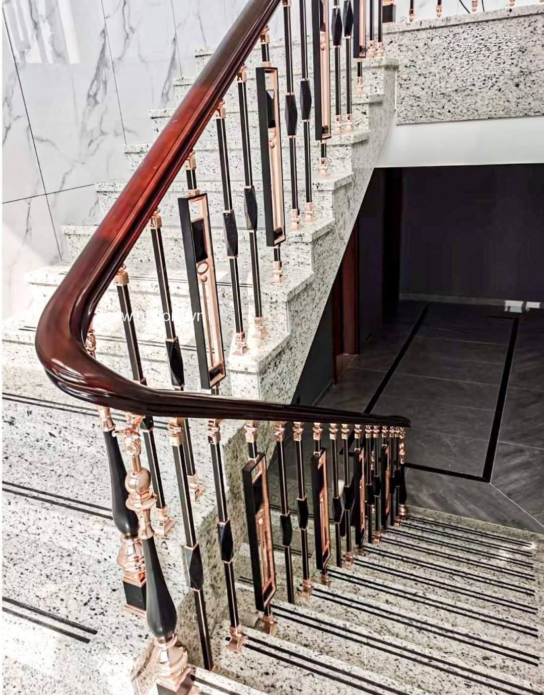 Tôi cho thuê nhà MỚI, Lê Văn Lương, Khuất Duy Tiến, 222m2x 3T -42 tr 2