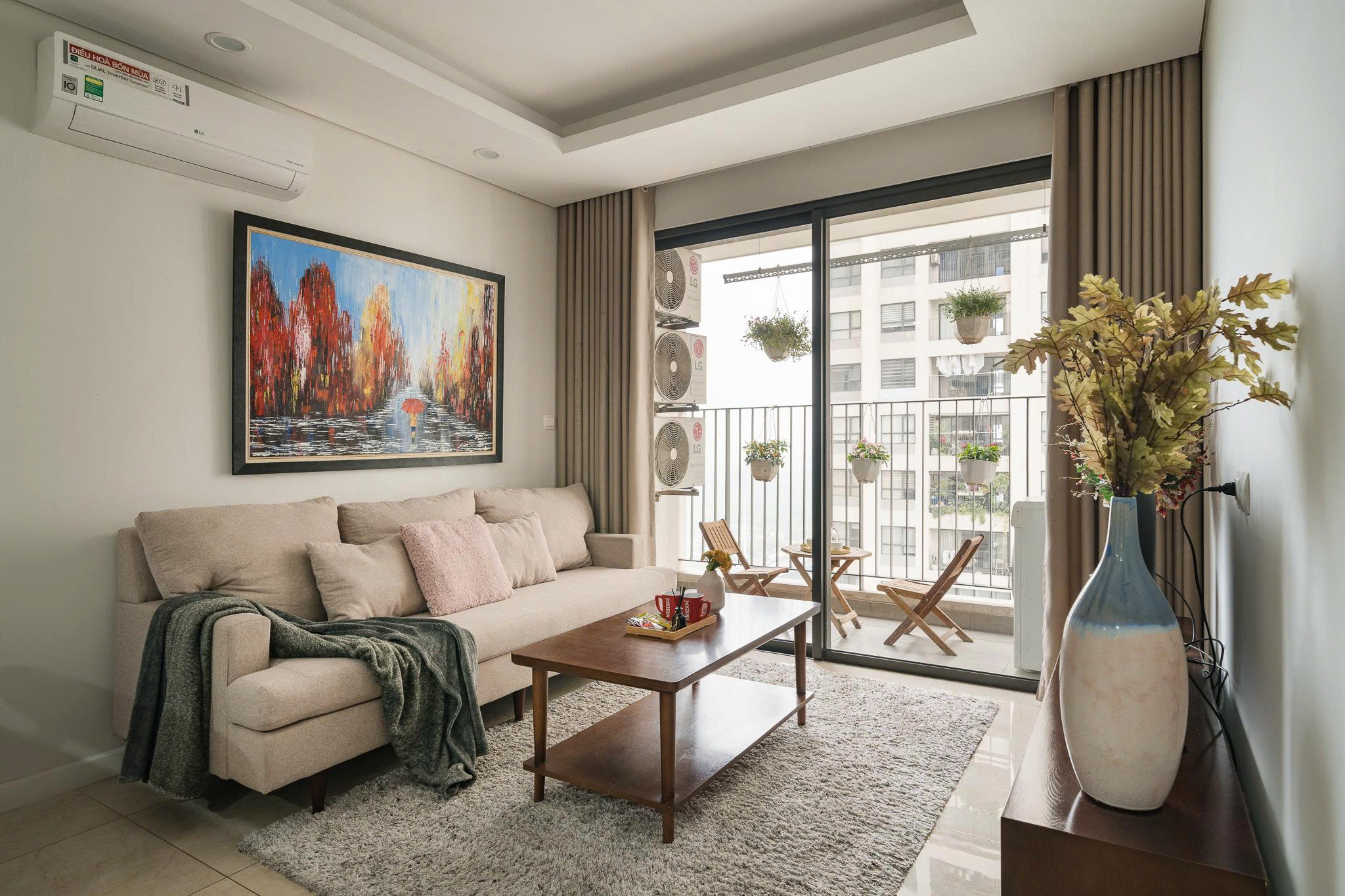 Bán căn 2PN-76m2 rộng rãi tại Vinhomes D'Capitale, giá 8.3 tỷ
