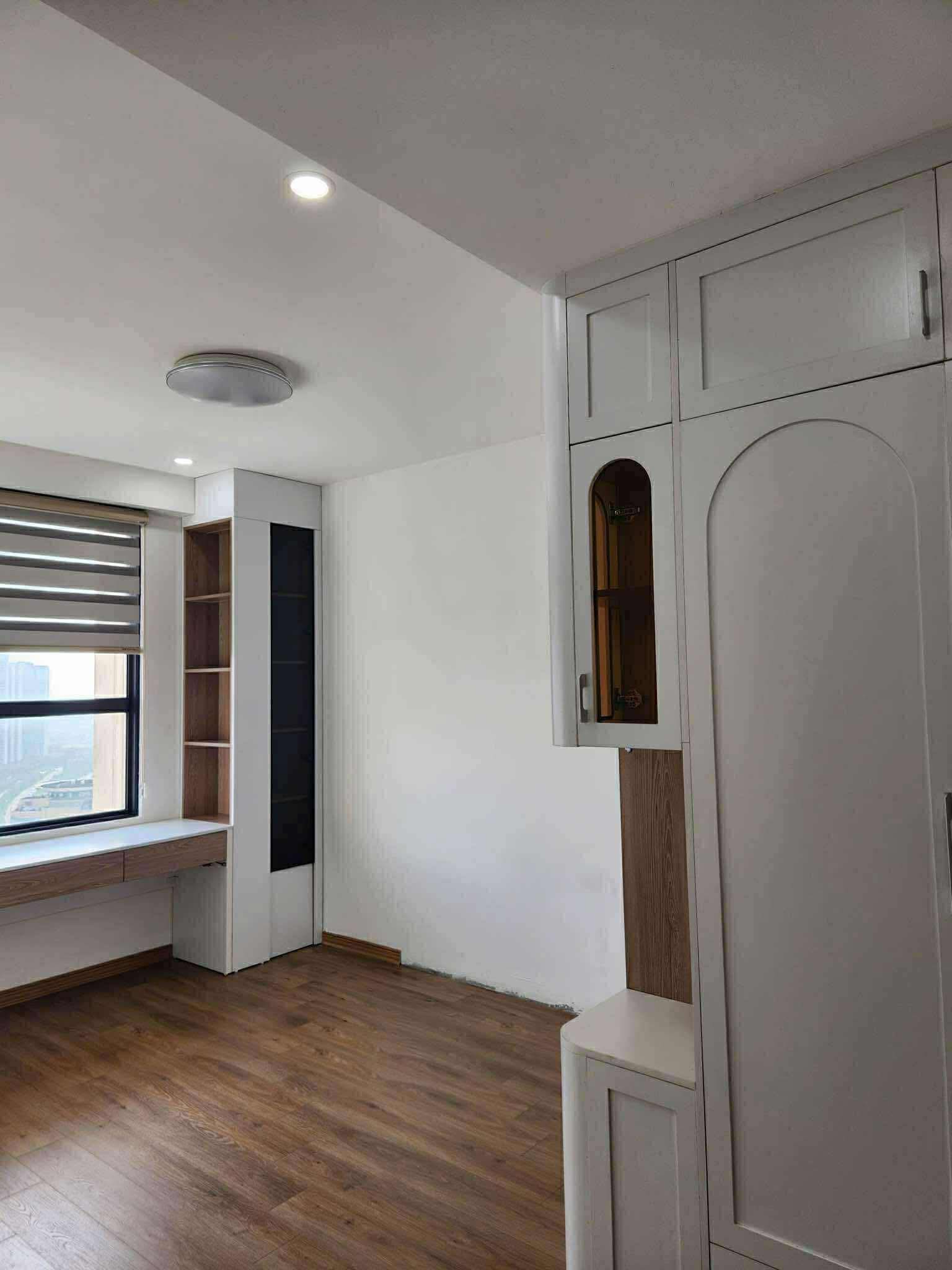 Bán căn hộ 3PN-93m2 tại VINHOMES D'CAPITALE, full đồ, giá 10.4 tỷ 3