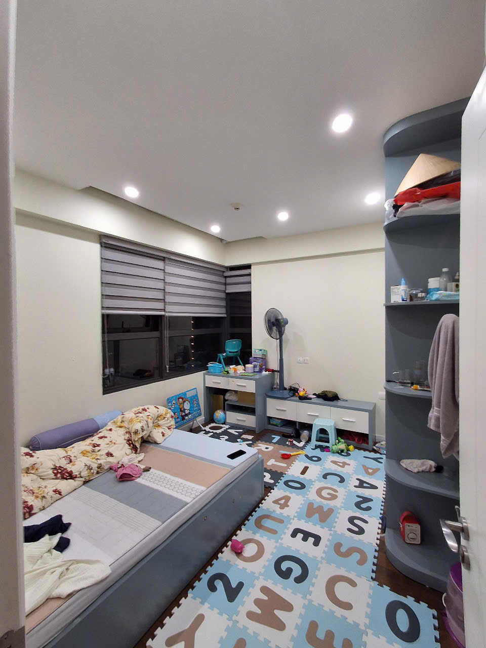 Bán căn hộ 3PN-95m2 tại VINHOMES D'CAPITALE, view hồ, full nội thất, giá 11.8 tỷ 3