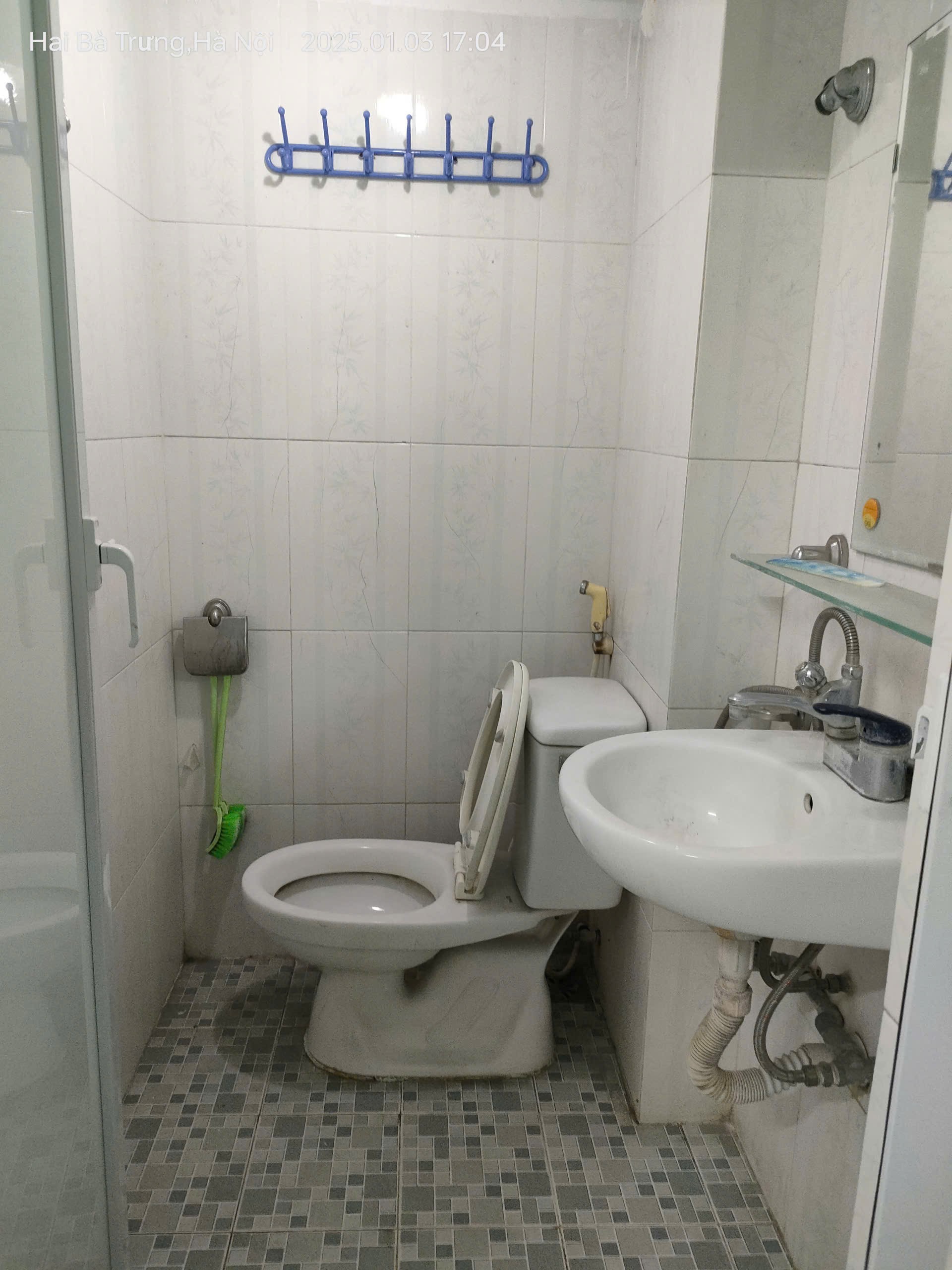 Bán gấp giá rẻ căn hộ tập thể khép kín Triều Khúc 17m, tầng 3, mt 3m, 1.95 Tỷ Thanh Xuân 2