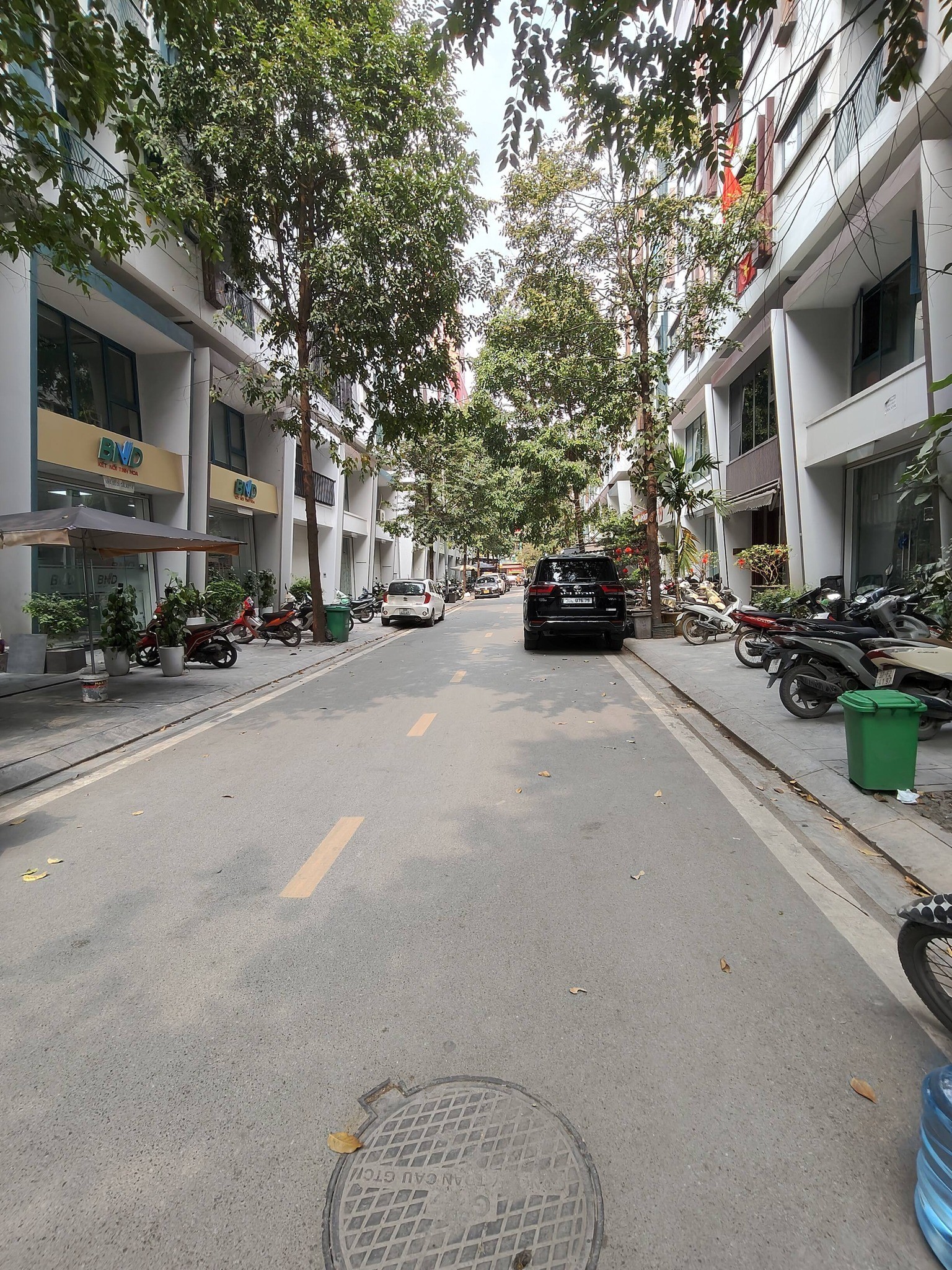 CẦN BÁN LK KĐT NGÂN HÀ VẠN PHÚC, 6TẦNG THANG MÁY, OTO TRÁNH, VỈA HÈ, KINH DOANH, 33.X TỶ 2