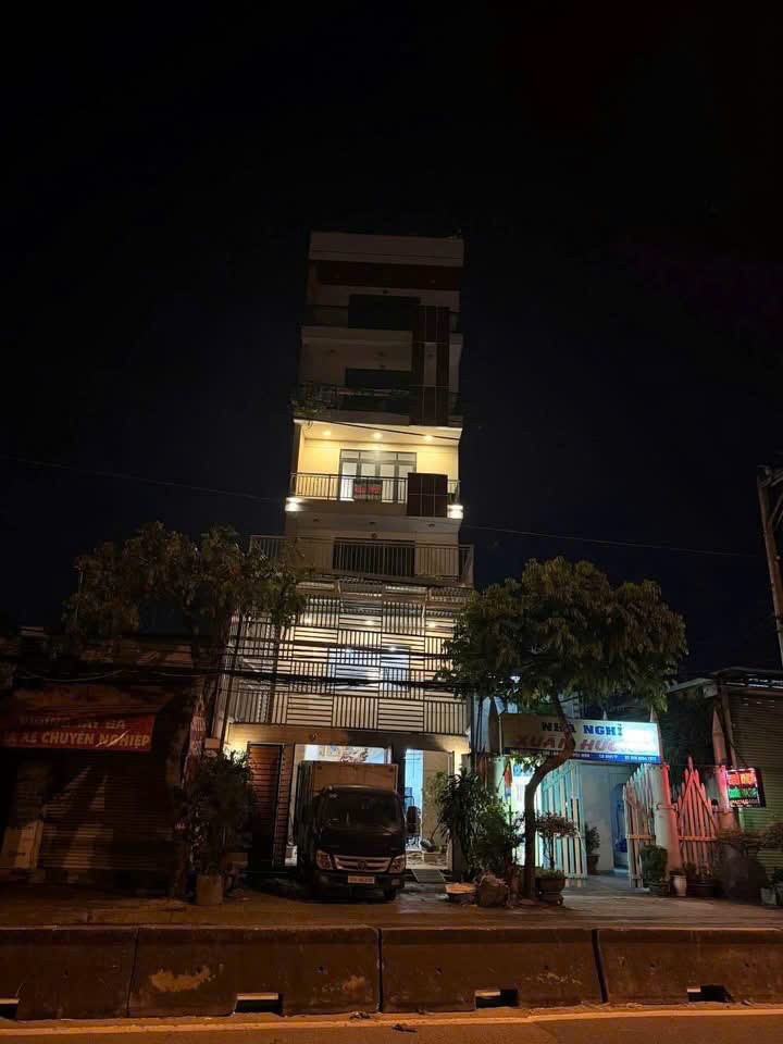 GIẢM SỐC 5 TỶ – NHÀ MT NGUYỄN THỊ SÓC 1 TRỆT 5 LẦU – THANG MÁY – CHỈ 11 TỶ