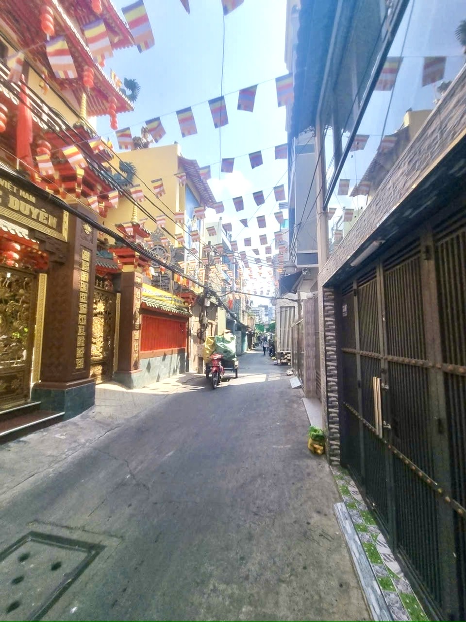 BÁN NHÀ 3 TẦNG- GẦN NGAY MẶT TIỀN XE HƠI- Đ.XÓM CHIẾU VÀ ĐOÀN VĂN BƠ- TRÊN TRỤC ĐƯỜNG TÔN THẤT 5