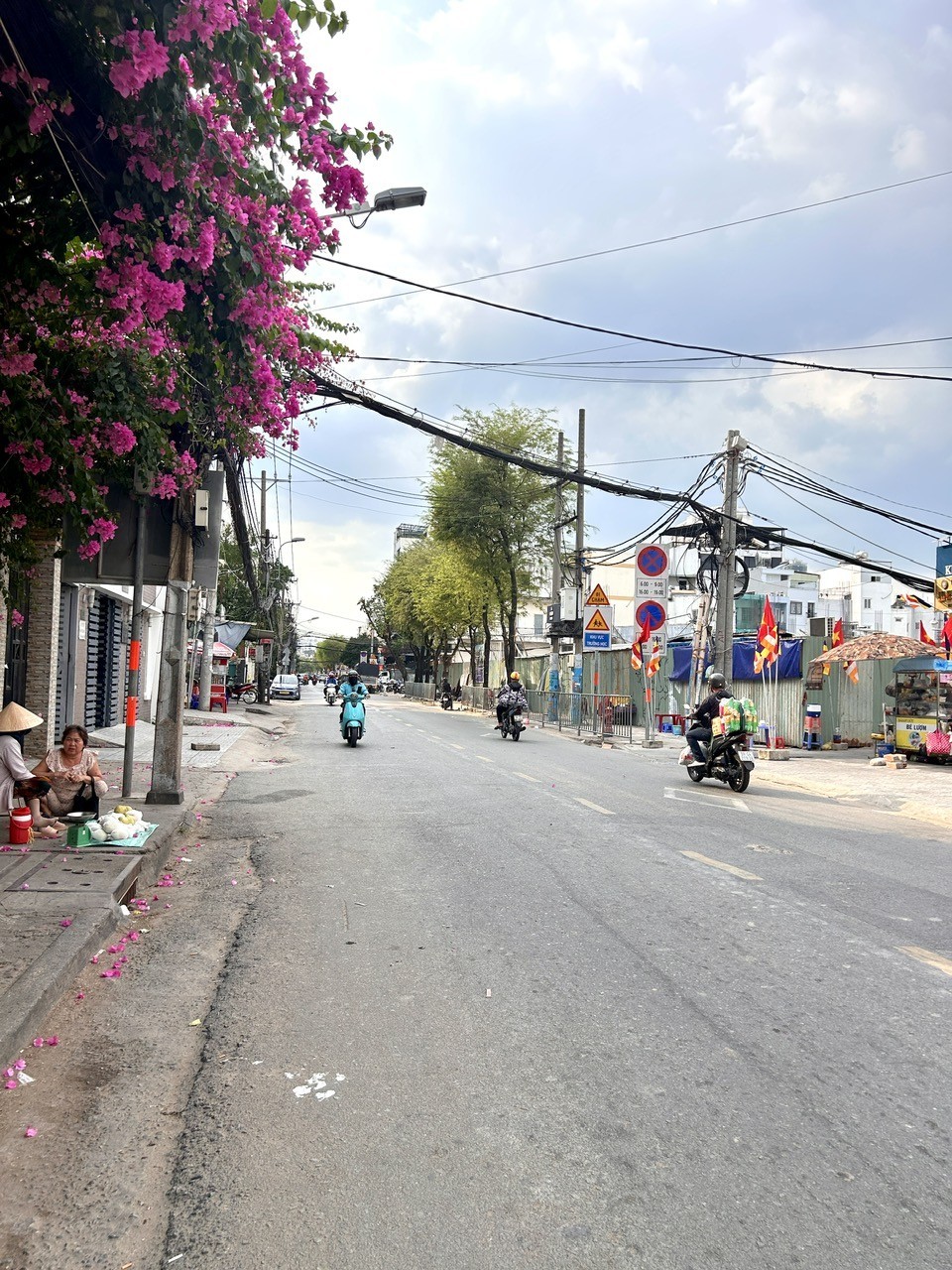 NHÀ ĐẸP Đ.NGUYỄN KHOÁI- KẾ HẺM XE HƠI- NỞ HẬU- 46M2- GIAO THƯƠNG TÔN THẤT THUYẾT VÀ BẾN VÂN ĐỒN- 2
