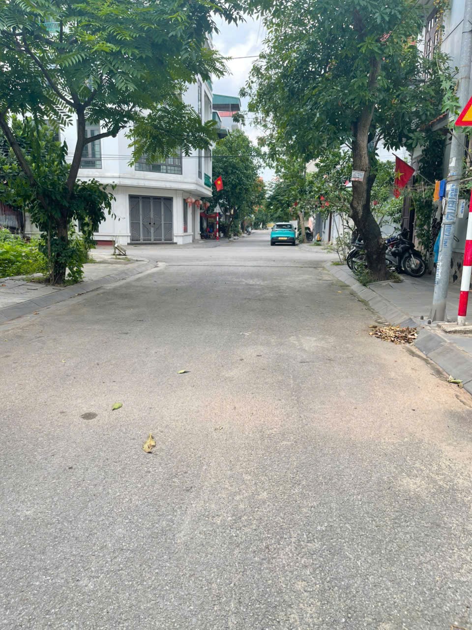 BÁN ĐẤT LONG BIÊN MẶT TIỀN Ô TÔ TRÁNH 64M2 GIÁ 15 TỶ