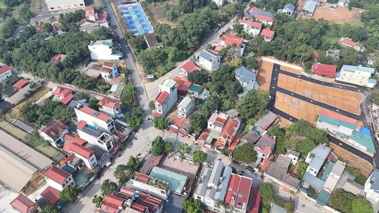 Bán đất thổ cư Xuân Khanh 100m2 full thổ trục chính kinh doanh chỉ 2 tỷ 3
