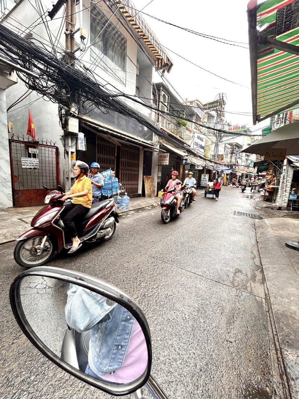 BÁN  NHÀ 46M2- Đ.NGUYỄN TẤT THÀNH- CÁCH VÀI  CĂN RA MẶT TIỀN XE HƠI Đ.ĐOÀN VĂN BƠ- ĐI TÔN ĐẢN- 2