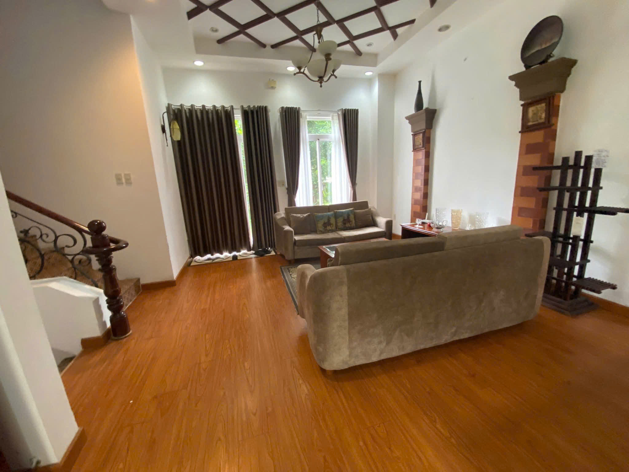 Cho thuê Biệt thự Quận 9, Hồ Chí Minh, Diện tích 200m², Giá 16 Triệu/tháng
