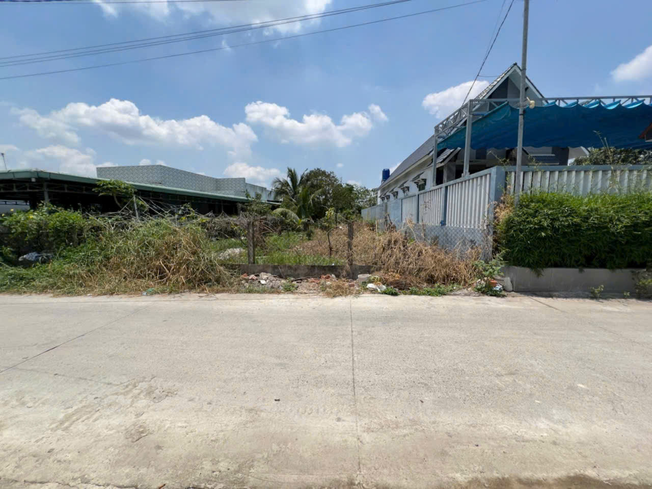 Bán đất đẹp đường beton 5m xã Đức Hòa Đông dt 261m2 full thổ giá 2,05 tỷ 2
