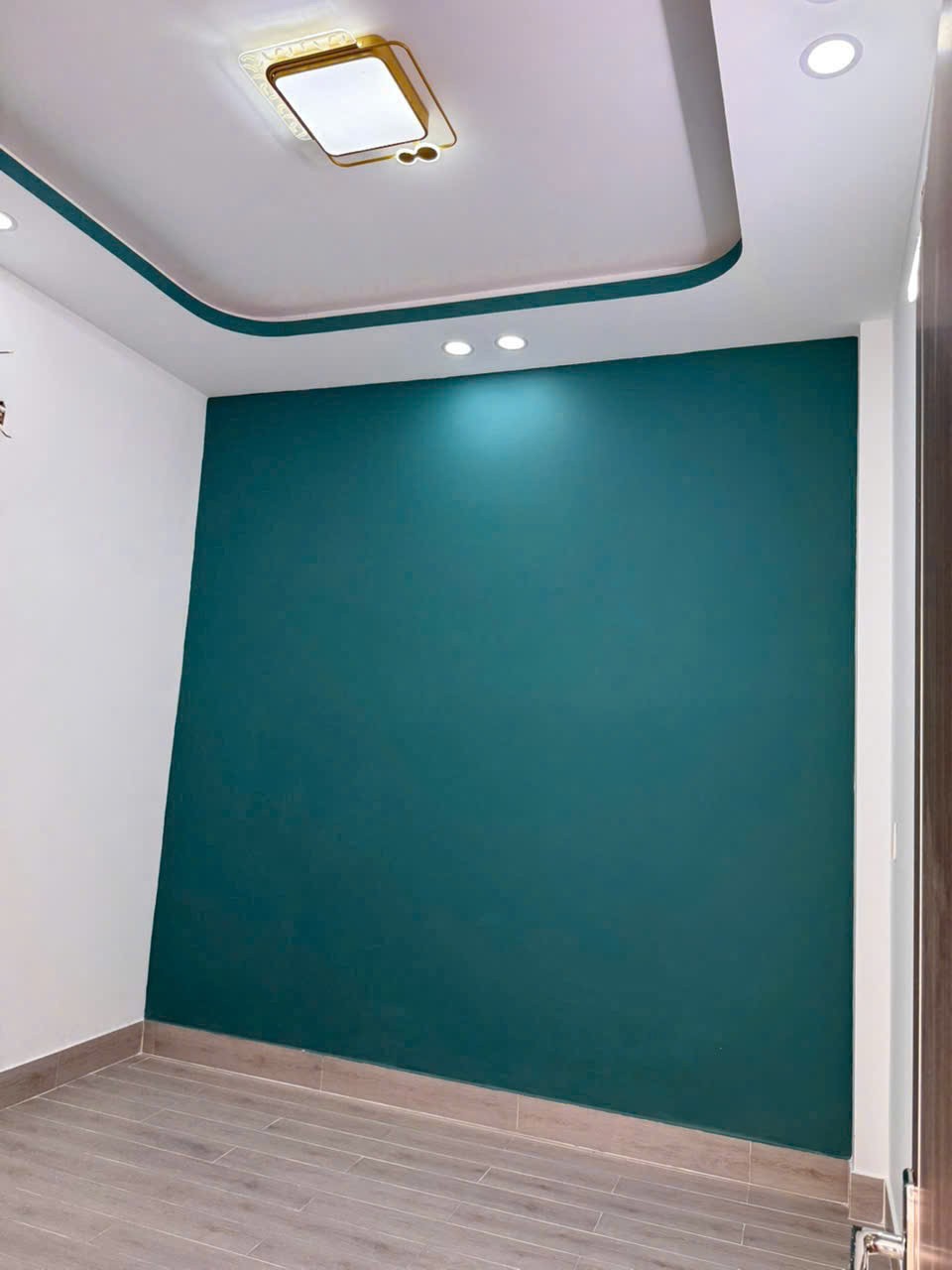 Bán 2 nhà mới xây gần chợ đình Mỹ Hạnh Bắc dt 150m2 full thổ 1 lầu 4pn,5wc hướng Nam giá 2,9 tỷ / c 9
