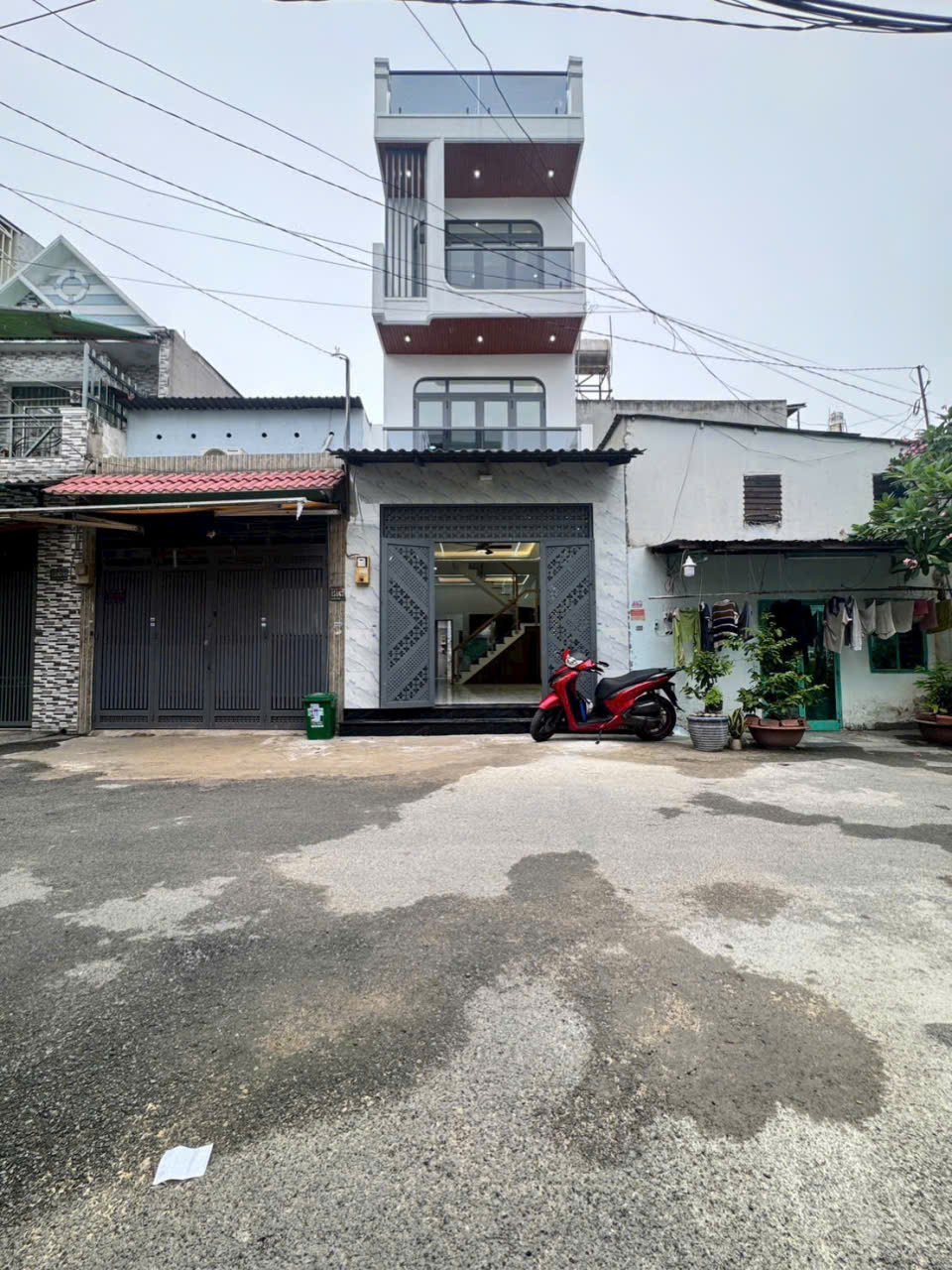 Bán nhà mới xây 2mt hẻm oto trước và sau liên khu 4-5, BHH B dt 48m2,2 lầu,4pn,5wc giá 4,95 tỷ