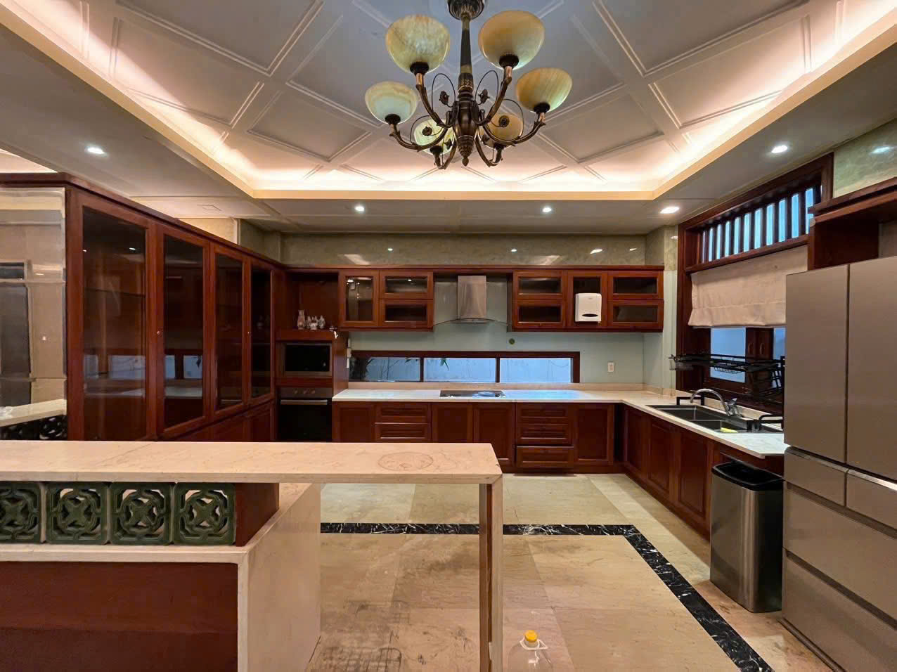 Cho thuê Biệt thự Quận 7, Hồ Chí Minh, Diện tích 240m², Giá 75 Triệu/tháng 12