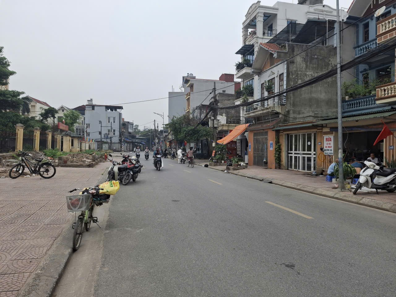 HÀNG HIẾM TRUNG TÂM THẠCH BÀN – Ô TÔ VÀO ĐẤT
