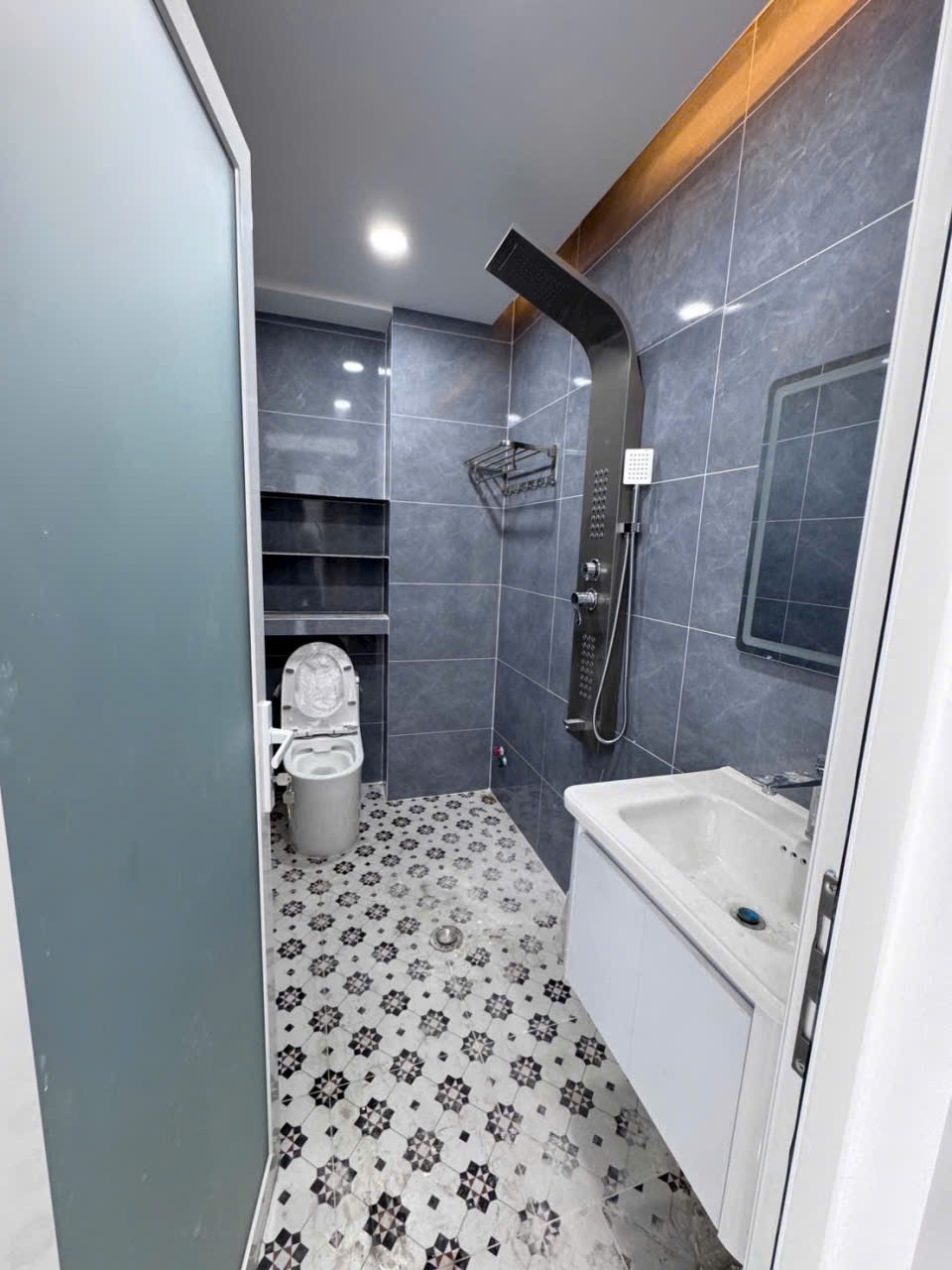 Bán 2 nhà siêu phẩm hẻm đường số 3, Bình Hưng Hòa dt 85,5m2 3 lầu 5pn,5wc giá 8,3 tỷ 6