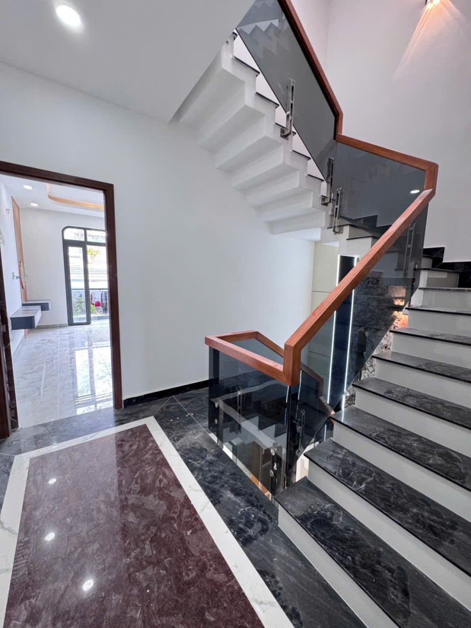 Bán 2 nhà siêu phẩm hẻm đường số 3, Bình Hưng Hòa dt 85,5m2 3 lầu 5pn,5wc giá 8,3 tỷ 8