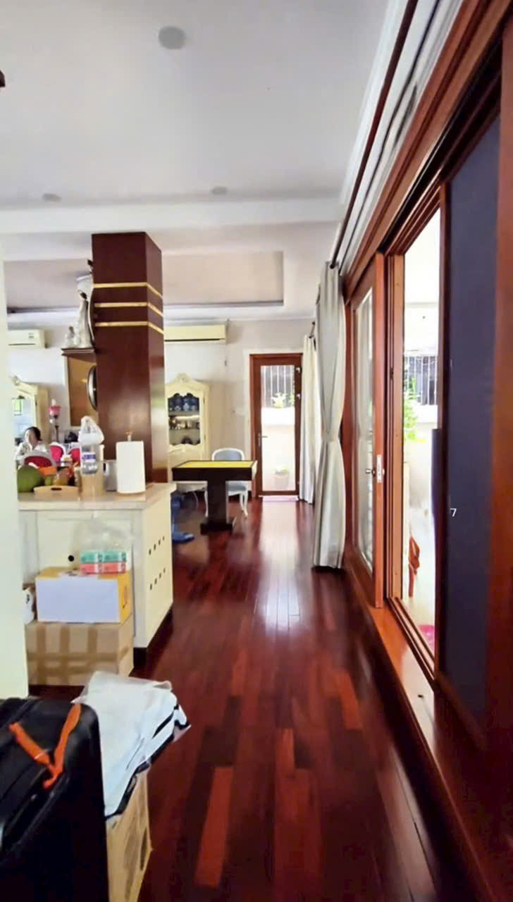 Cho thuê Biệt thự Phường Tân Phong, Quận 7, Diện tích 225m², Giá 80 Triệu/tháng 3