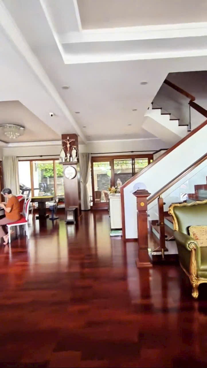 Cho thuê Biệt thự Phường Tân Phong, Quận 7, Diện tích 225m², Giá 80 Triệu/tháng 2