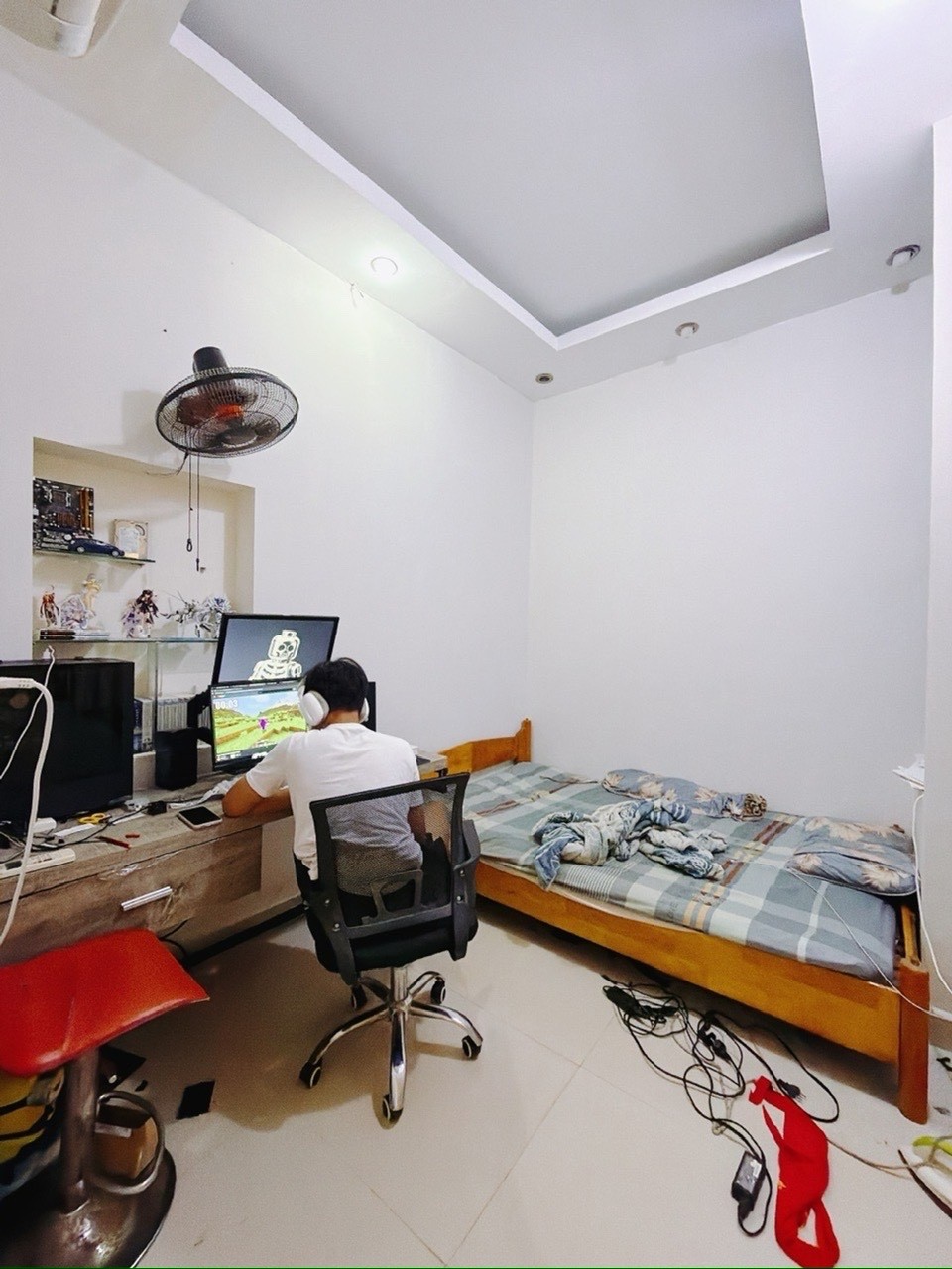 BÁN NHÀ Đ.ĐOÀN VĂN BƠ- 38M2- GẦN CHỢ 200 Đ.XÓM CHIẾU- THÔNG RA TÔN ĐẢN- VĨNH KHÁNH- HOÀNG DIỆU- 3