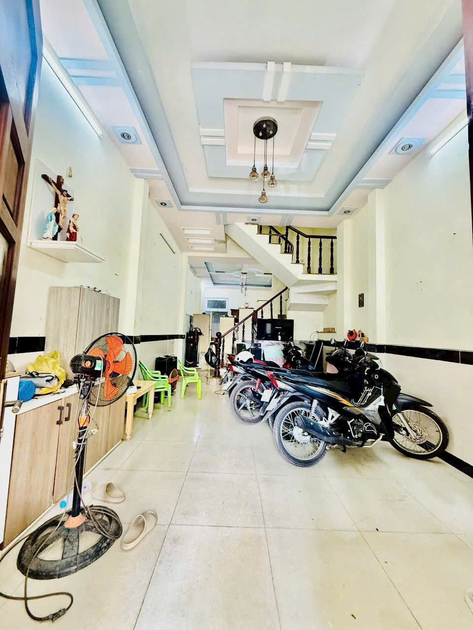 Bán nhà hẻm rộng 7m , Bình Hưng Hòa B, dt 60m2 2 lầu ,4pn,4wc giá 4,9 tỷ 3