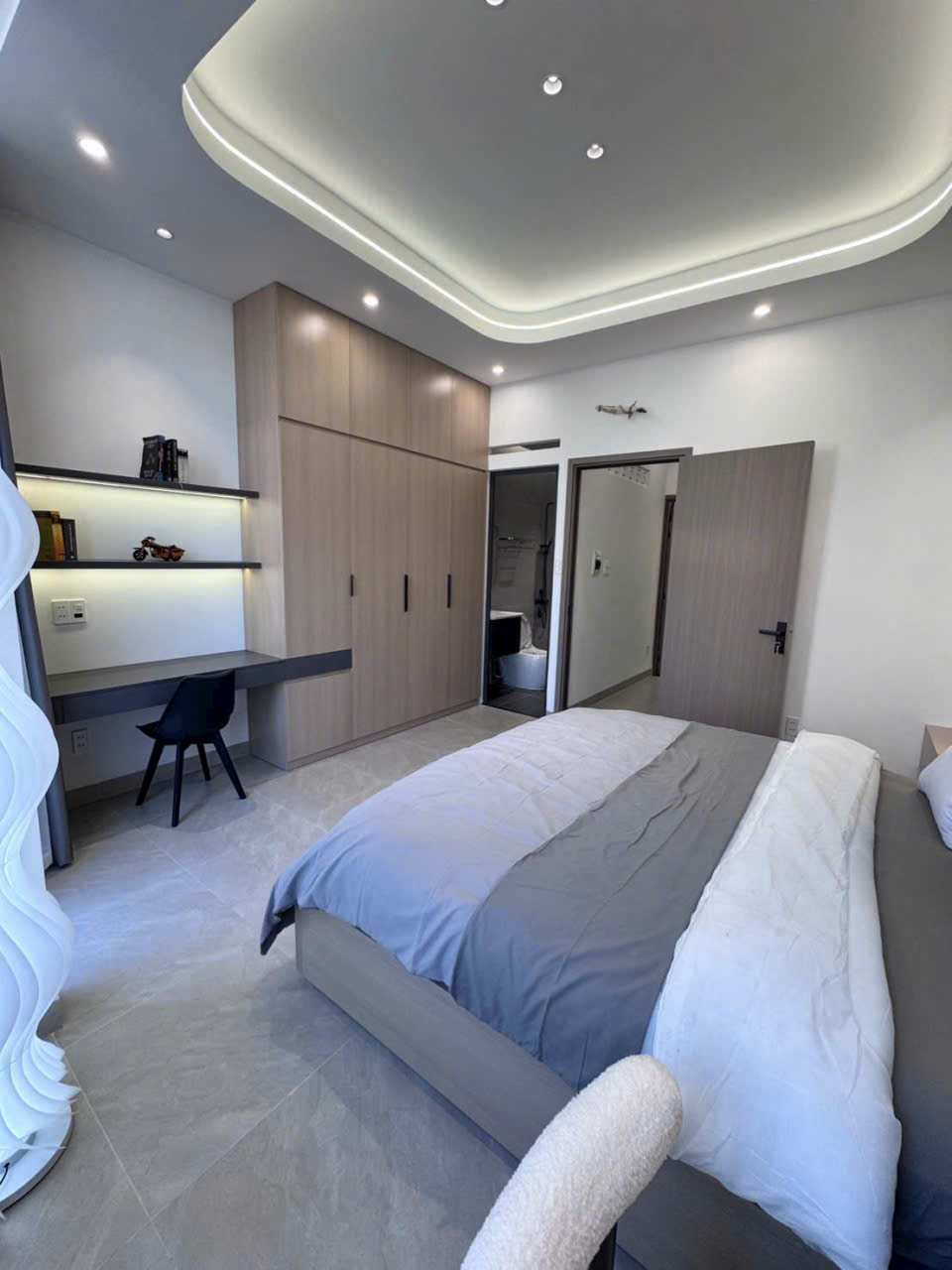 Bán nhà hẻm Mã Lò, Bình Trị Đông dt 61,5m2, 3 lầu , 5pn, 6wc, hẻm xe hơi, full nội thất giá 7,4 tỷ 8